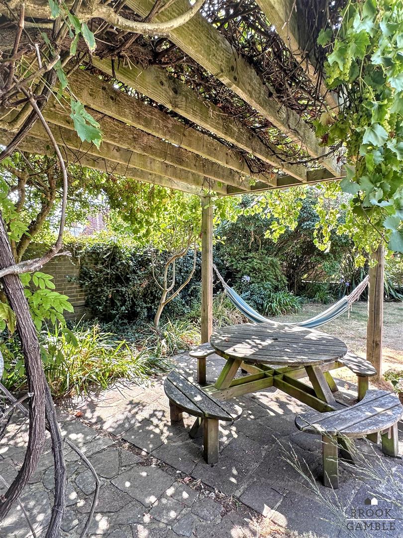 4 Bedroom House - Detached. Eldon Road in Eastbourne,  33